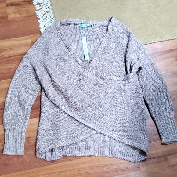She + Sky Sweater sz medium NWT - Picture 2 of 6